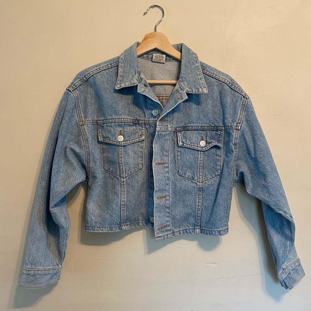 Cropped light-medium wash denim jacket